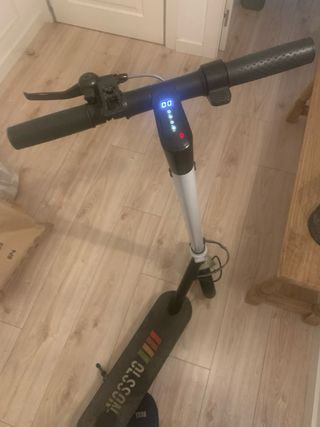 Patinete electrico Olsson Tutti Cuori antipinchazo
