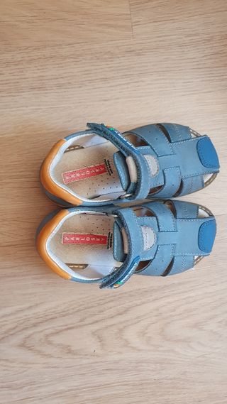 SANDALIAS NIÑO TALLA 26