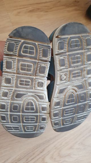 SANDALIAS NIÑO TALLA 26