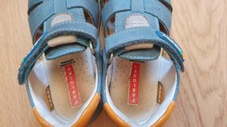 SANDALIAS NIÑO TALLA 26