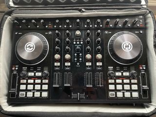 Traktor S4 MK2