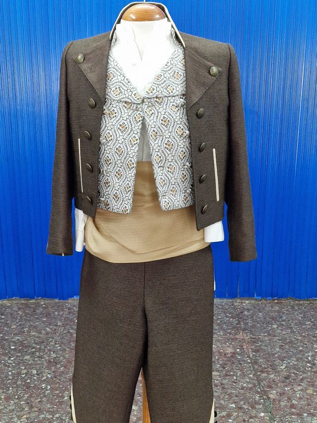 Traje torrenti niño