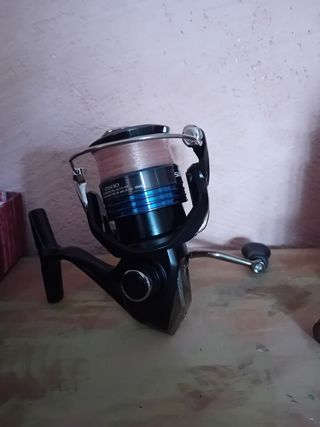 Mulinello da pesca shimano nexave 2500