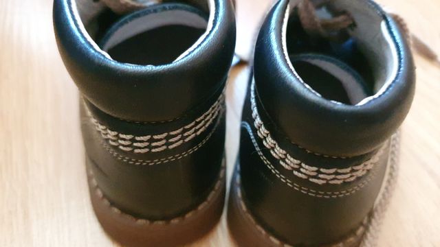 BOTAS NIÑO TALLA 22