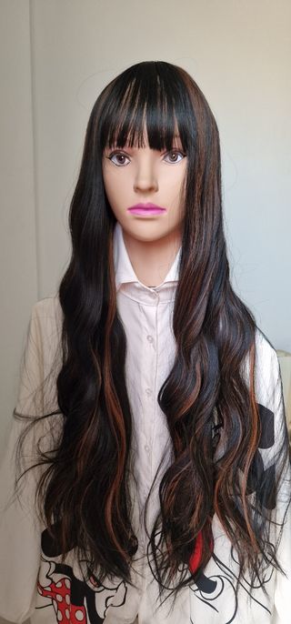 Peluca negra extra larga con mechas 