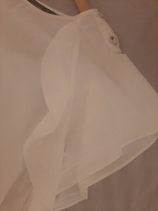 Blusa cuerpo volantes de Zara