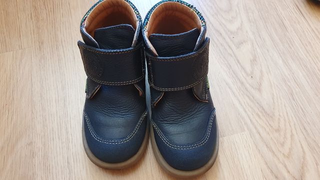 BOTA NIÑO TALLA 28
