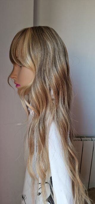 Peluca rubia con flequillo 