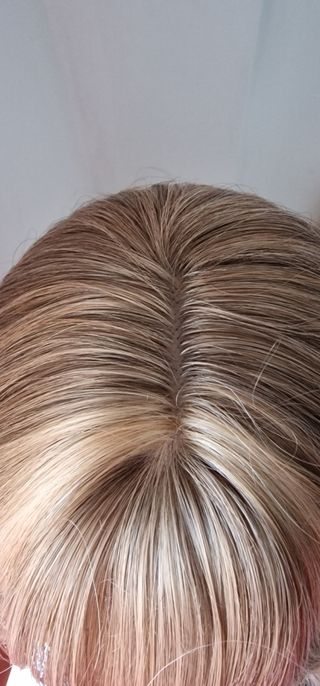 Peluca rubia con flequillo 