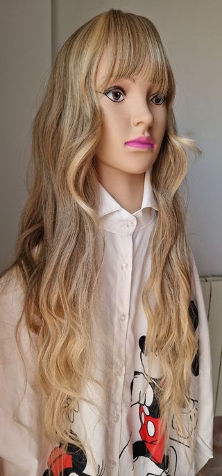 Peluca rubia con flequillo 