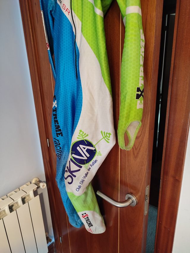 Mono de esqui de competicion junior talla XS-S