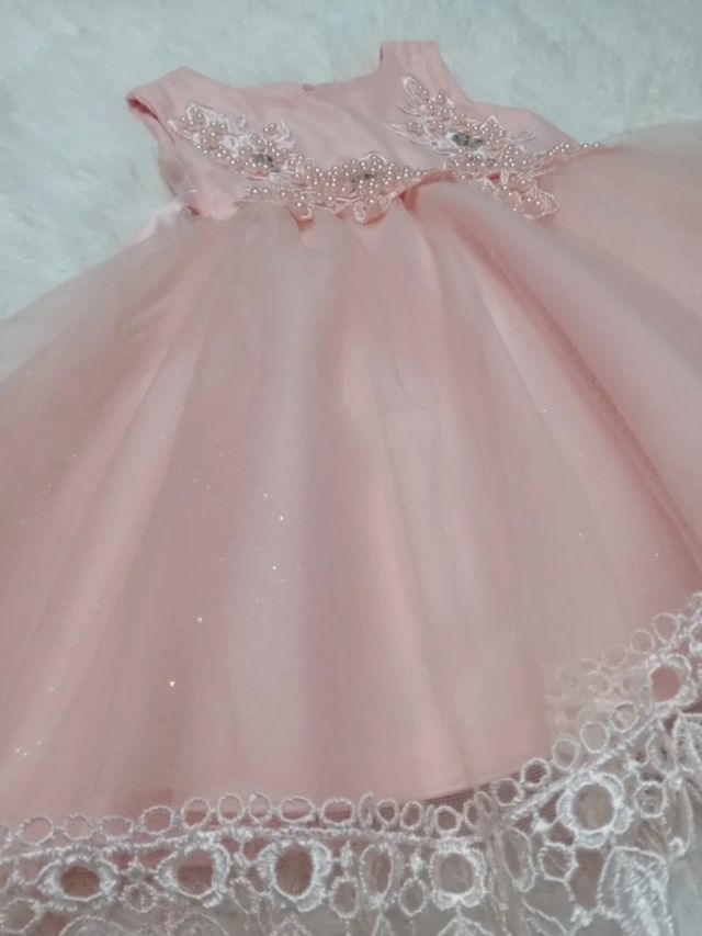 Vestido precioso de tul para ceremonia