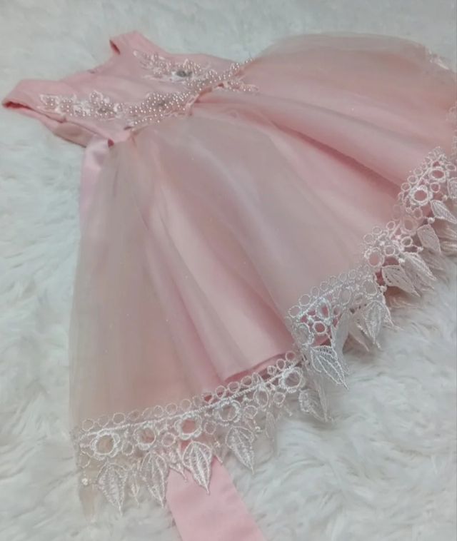 Vestido precioso de tul para ceremonia