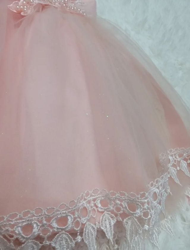 Vestido precioso de tul para ceremonia