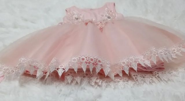 Vestido precioso de tul para ceremonia