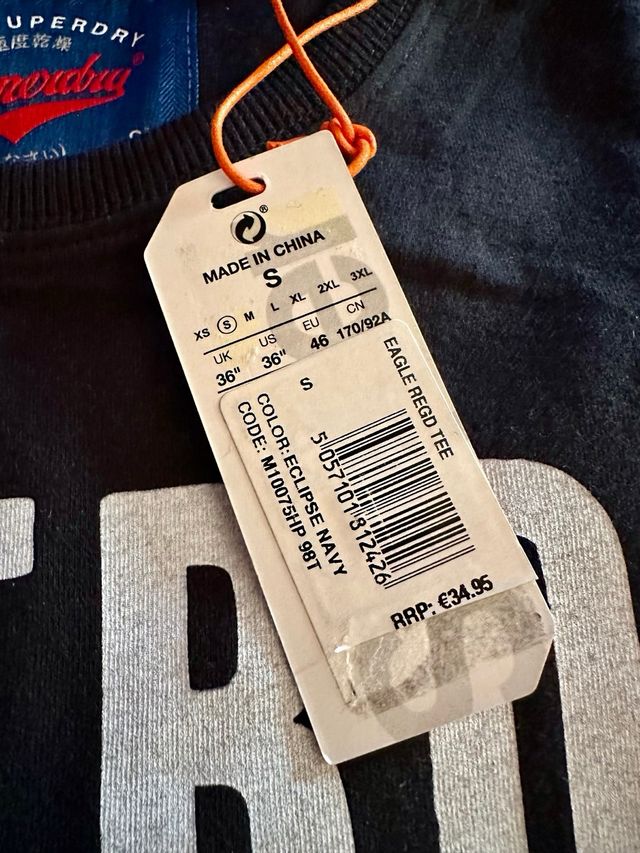 Camiseta SUPERDRY A ESTRENAR talla S