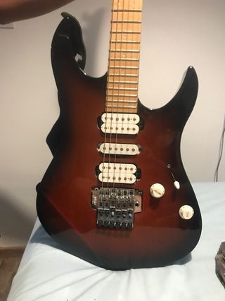 Guitarra electrica Yamaha 421 DM