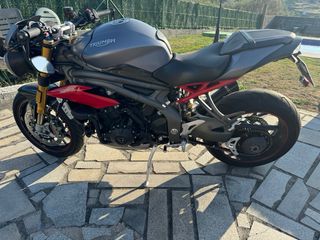 Triumph SPEEP TRIPLE 1050 R