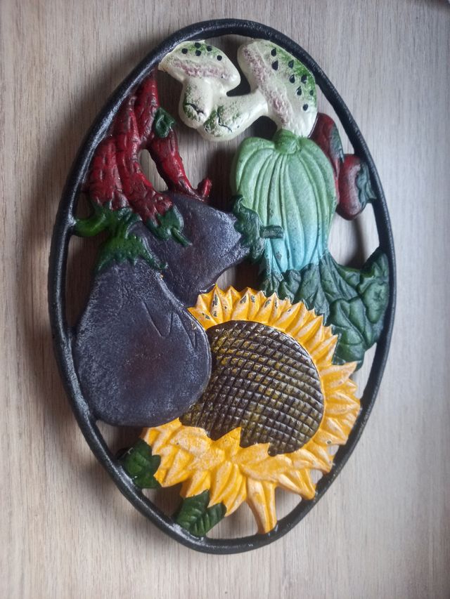 Porta rollos, perchas y apartador todo de forja