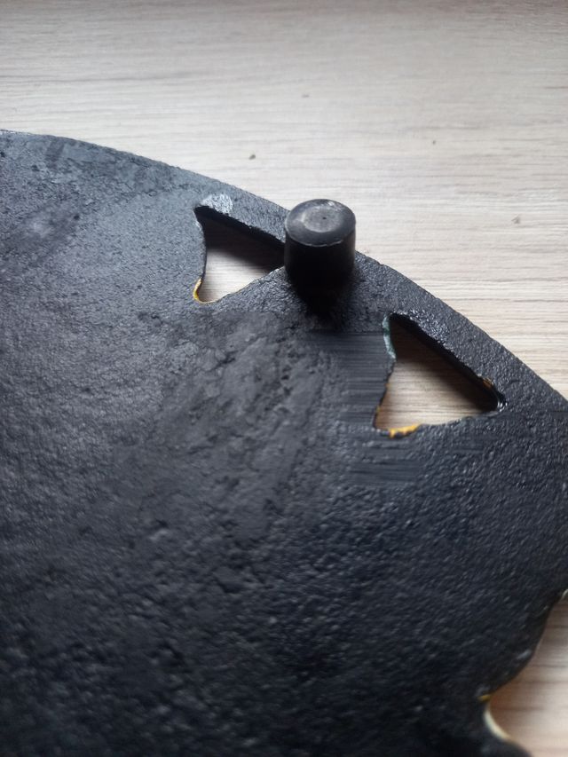 Porta rollos, perchas y apartador todo de forja