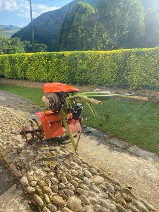 Rotabato con ruedas y arado