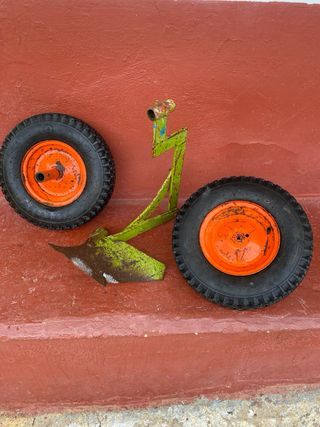 Rotabato con ruedas y arado
