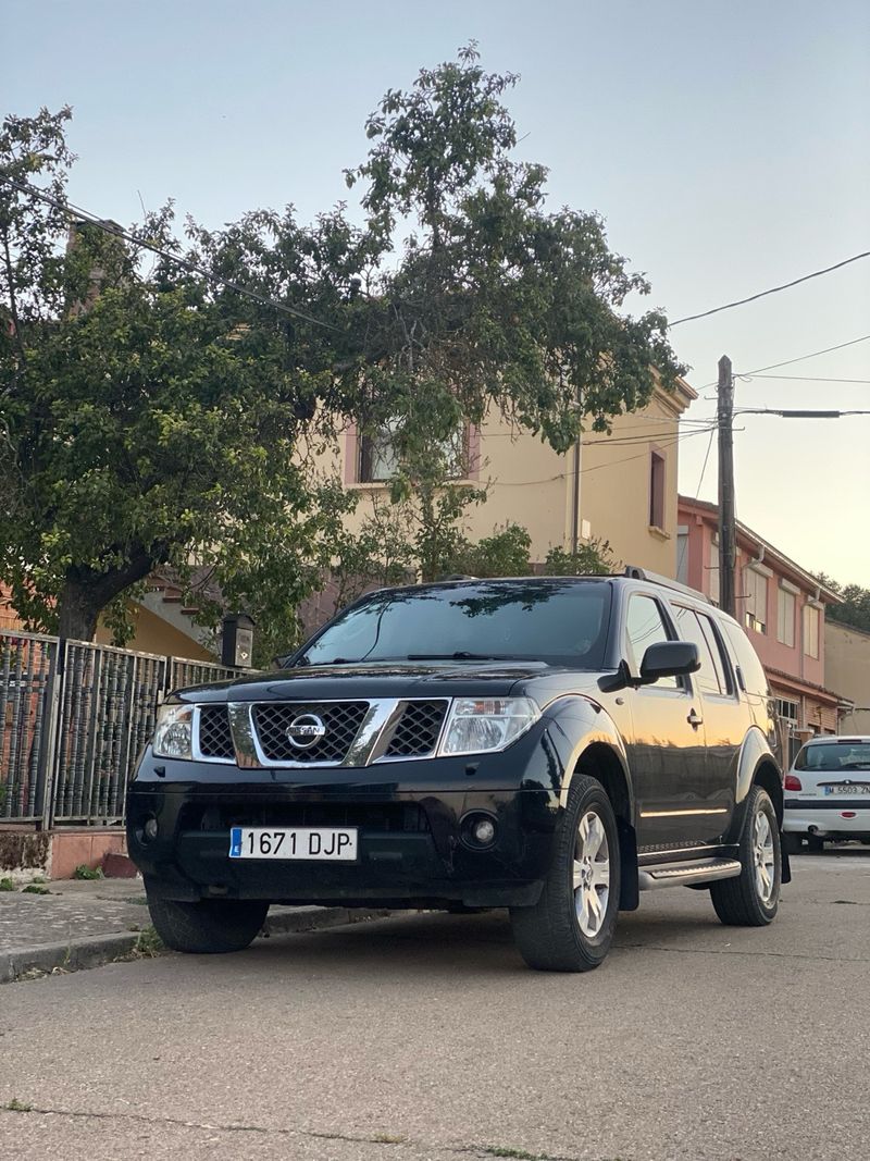 Nissan Pathfinder 2005 - foto 1
