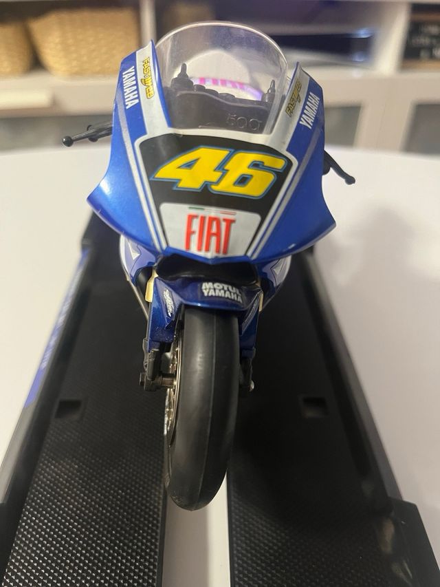 Moto Valentino Rossi Yamaha YZR M1