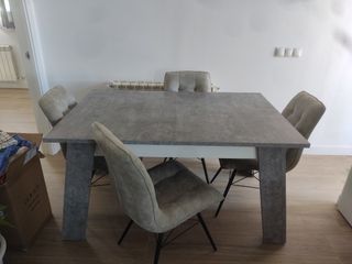Mesa comedor con sillas