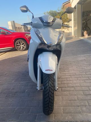 Honda SH350i nueva, 2.000km
