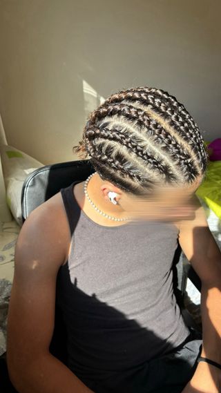 Trenzas de raíz sin extensiones.