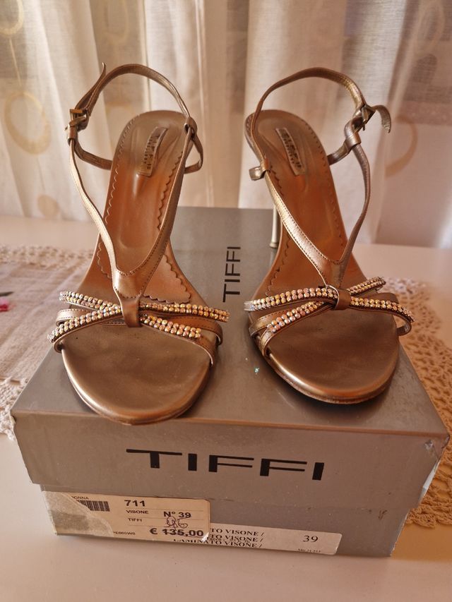 Sandali ad incrocio con strass