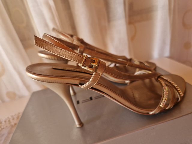 Sandali ad incrocio con strass