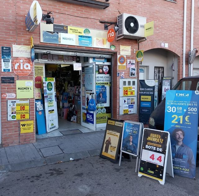 MUEBLE DE MADERA MAZIZA 