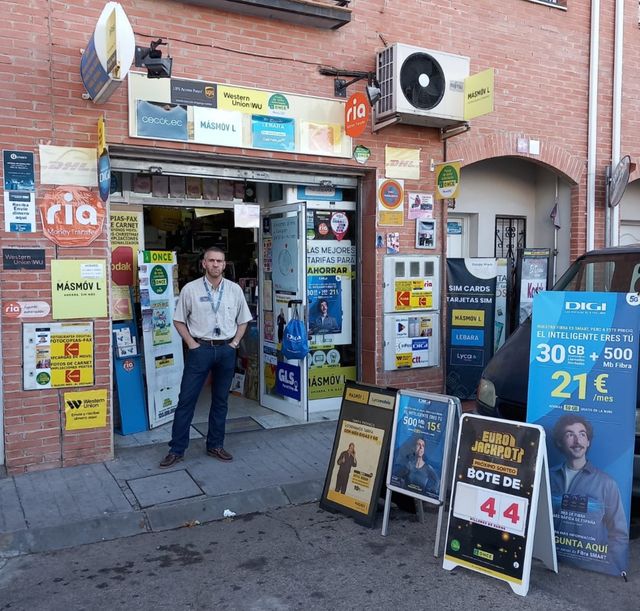 MUEBLE DE MADERA MAZIZA 