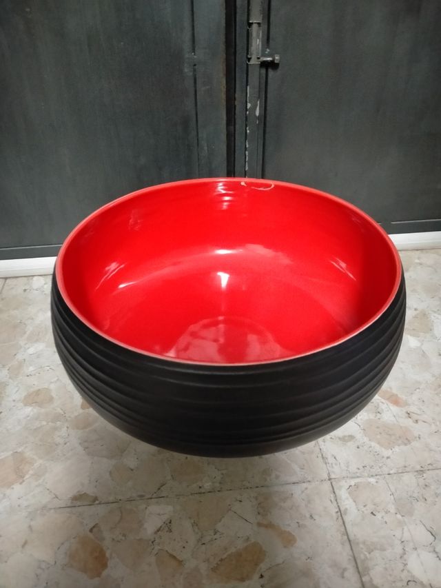 CENTRO DE MESA NEGRO Y ROJO