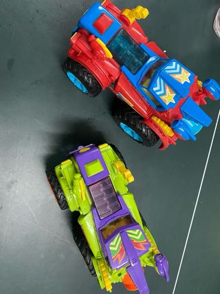 2 camiones Superthings