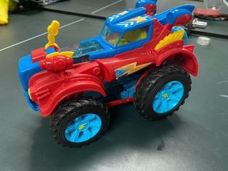 2 camiones Superthings