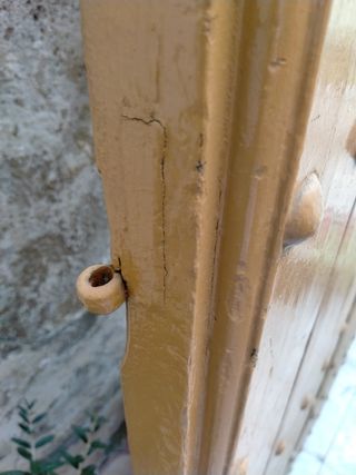 Precioso portaje en madera de dos hojas