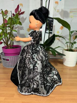 Nancy reedición vestida de época artesanal