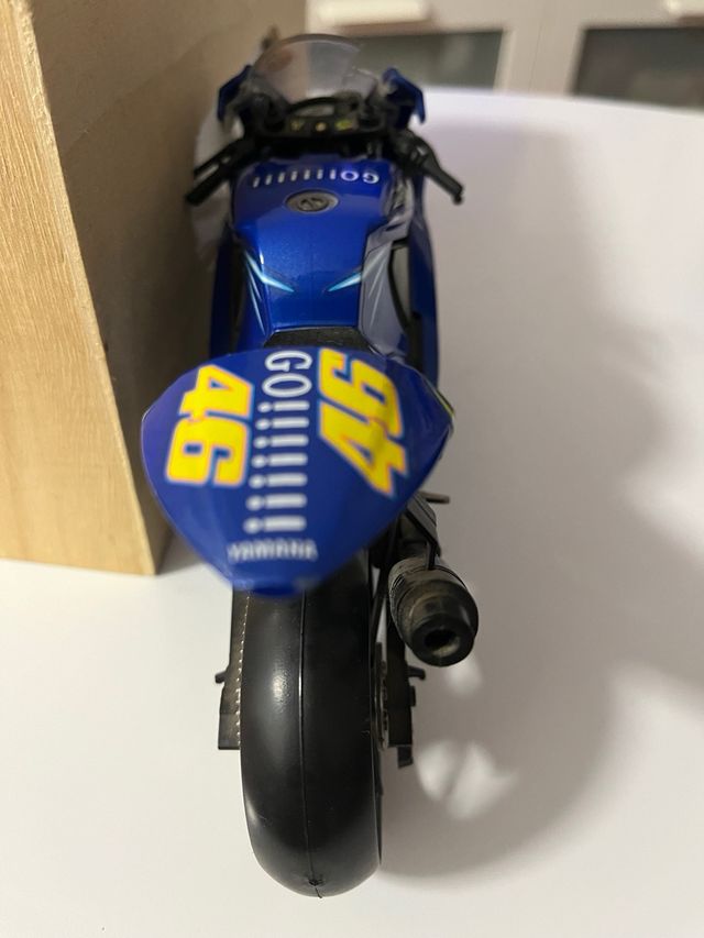 Moto Valentino Rossi Yamaha YZR M1