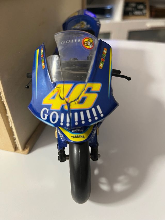 Moto Valentino Rossi Yamaha YZR M1