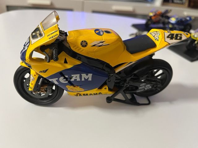 Moto Valentino Rossi Yamaha YZR M1