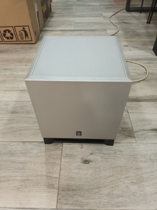 Subwoofer Yamaha autoamplificato di alta qualità