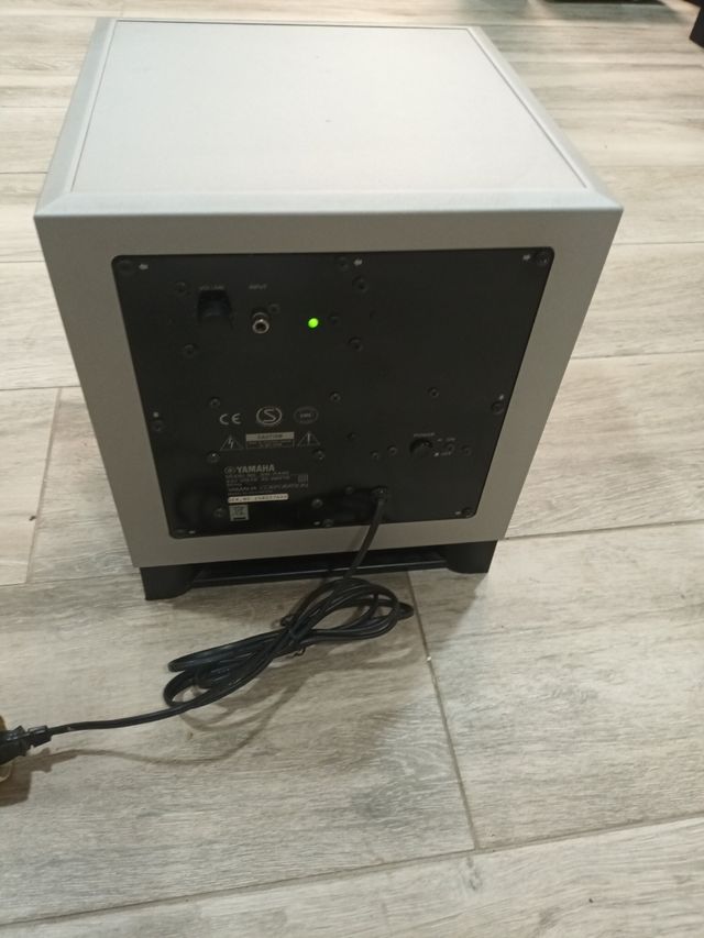 Subwoofer Yamaha autoamplificato di alta qualità
