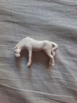 Miniatura de caballo blanco porcelana vintage