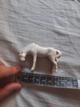 Miniatura de caballo blanco porcelana vintage