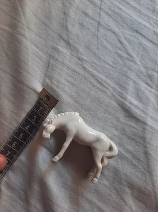 Miniatura de caballo blanco porcelana vintage