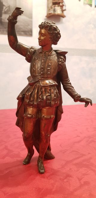 Figura metal siglo XIX