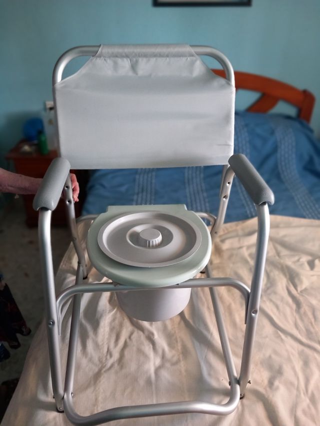 Silla wc portátil. Sin estrenar. OFERTON 28€.